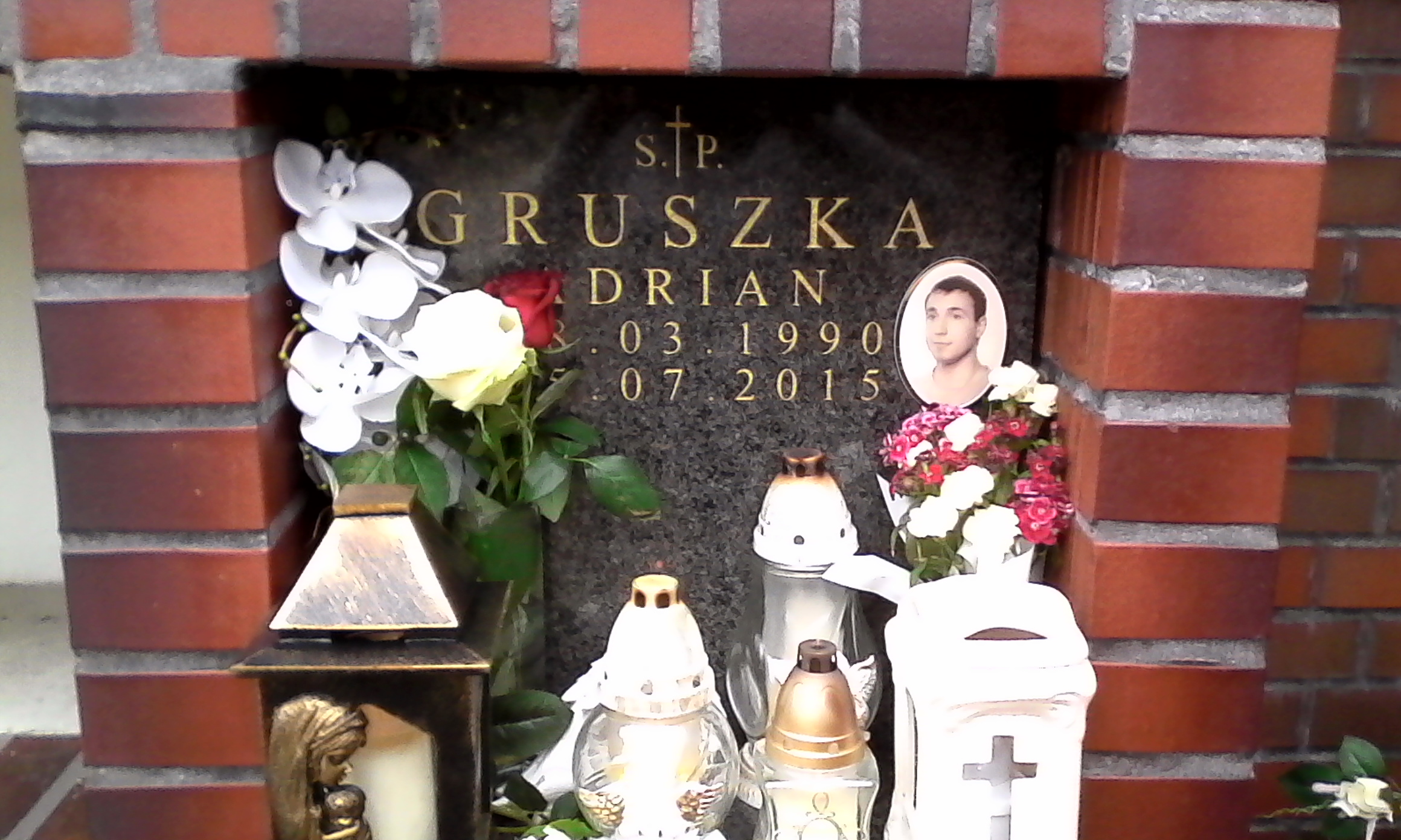 Adrian GRUSZKA 1990 Włocławek 0965 - Grobonet - Wyszukiwarka osób pochowanych