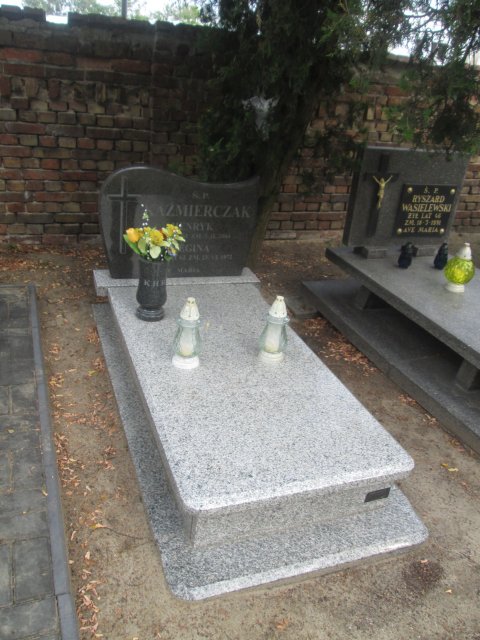 Grób HENRYK KAŹMIERCZAK