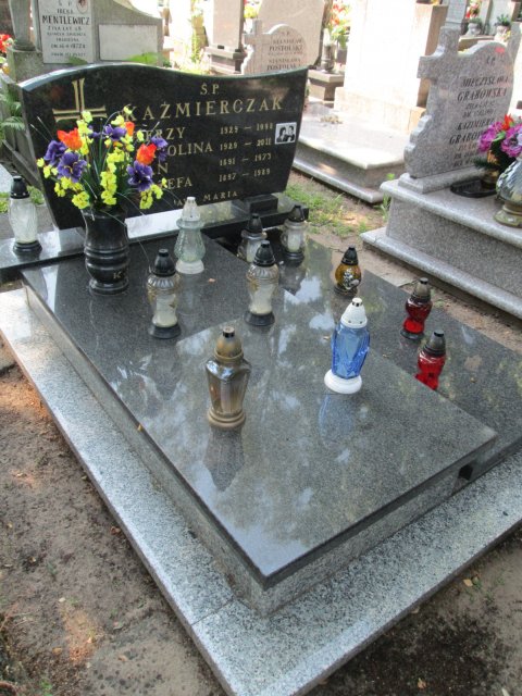 Grób JAN KAŹMIERCZAK