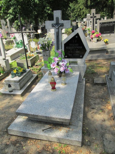 Grób RYSZARD LECH AUGUSTYNIAK