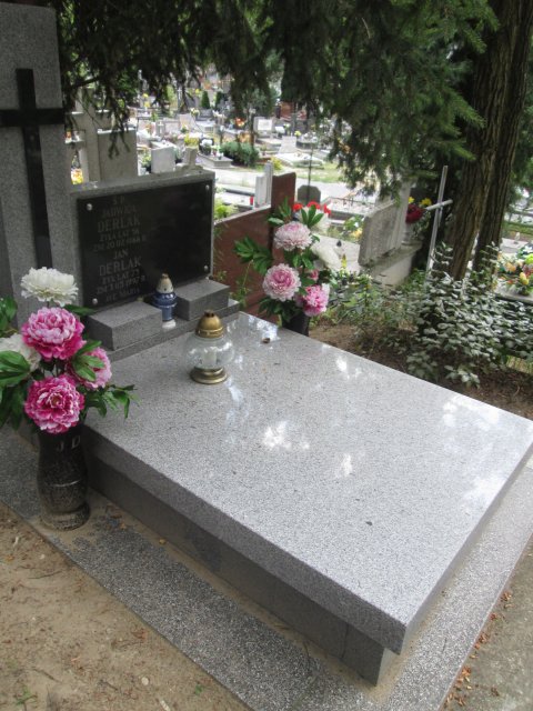 Grób JADWIGA DERLAK