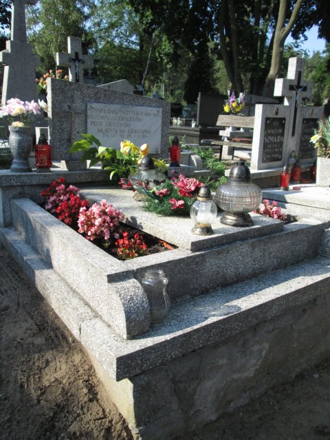 Grób WŁADYSŁAW GRALEWSKI