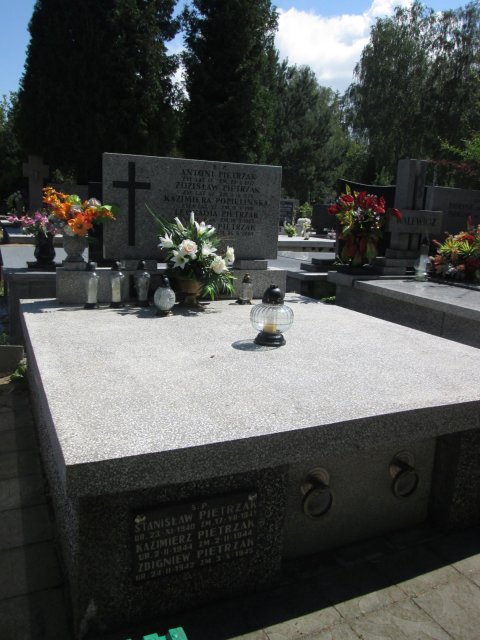 Zbigniew PIETRZAK 1945 Włocławek 0965 - Grobonet - Wyszukiwarka osób pochowanych